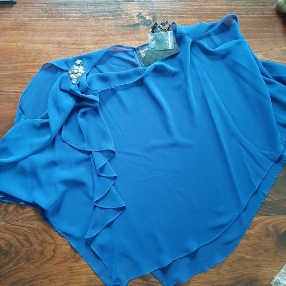 Laura Evening Dress - Picture 7 of 11